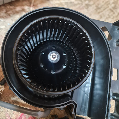 Refreshed Fan with Thorough Cleaning